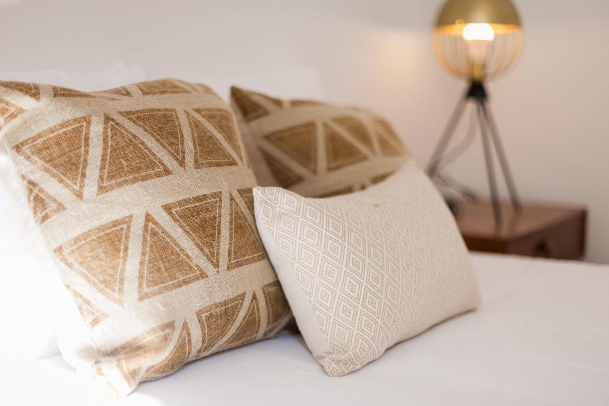 Tejo Vintage Three-Bedroom Apartment - By Lu Holidays ลิสบอน ภายนอก รูปภาพ