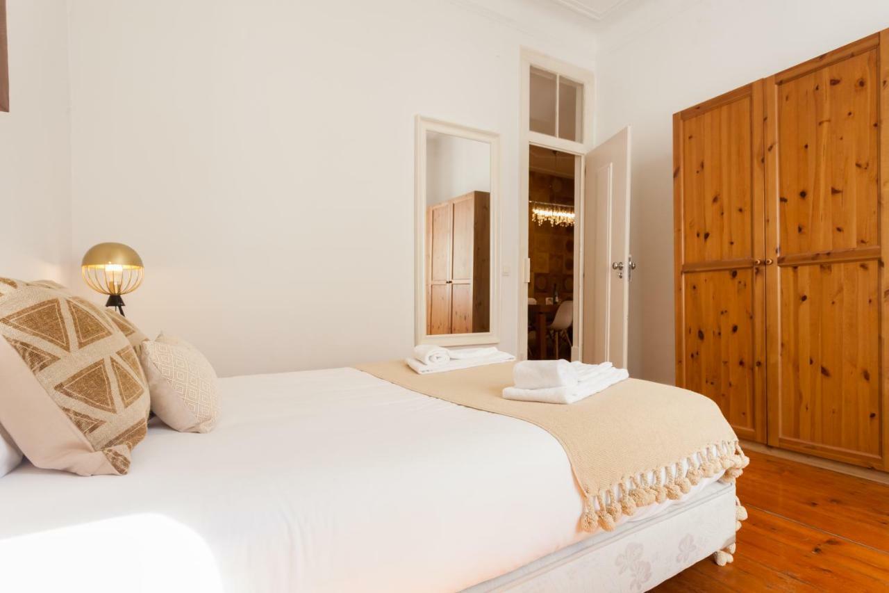 Tejo Vintage Three-Bedroom Apartment - By Lu Holidays ลิสบอน ภายนอก รูปภาพ